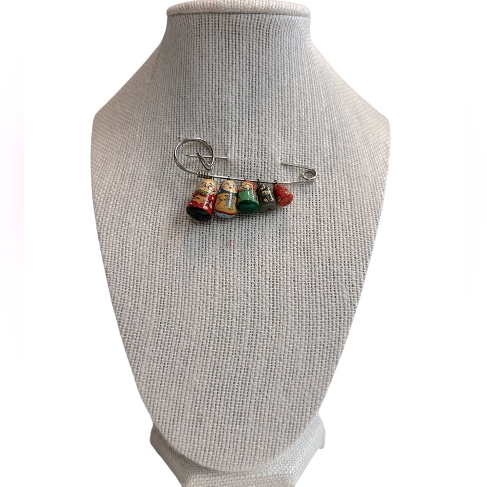 Vtg Graduated Handcrafted Russian Matryoshka Dolls Handpainted Pin Sash Brooch